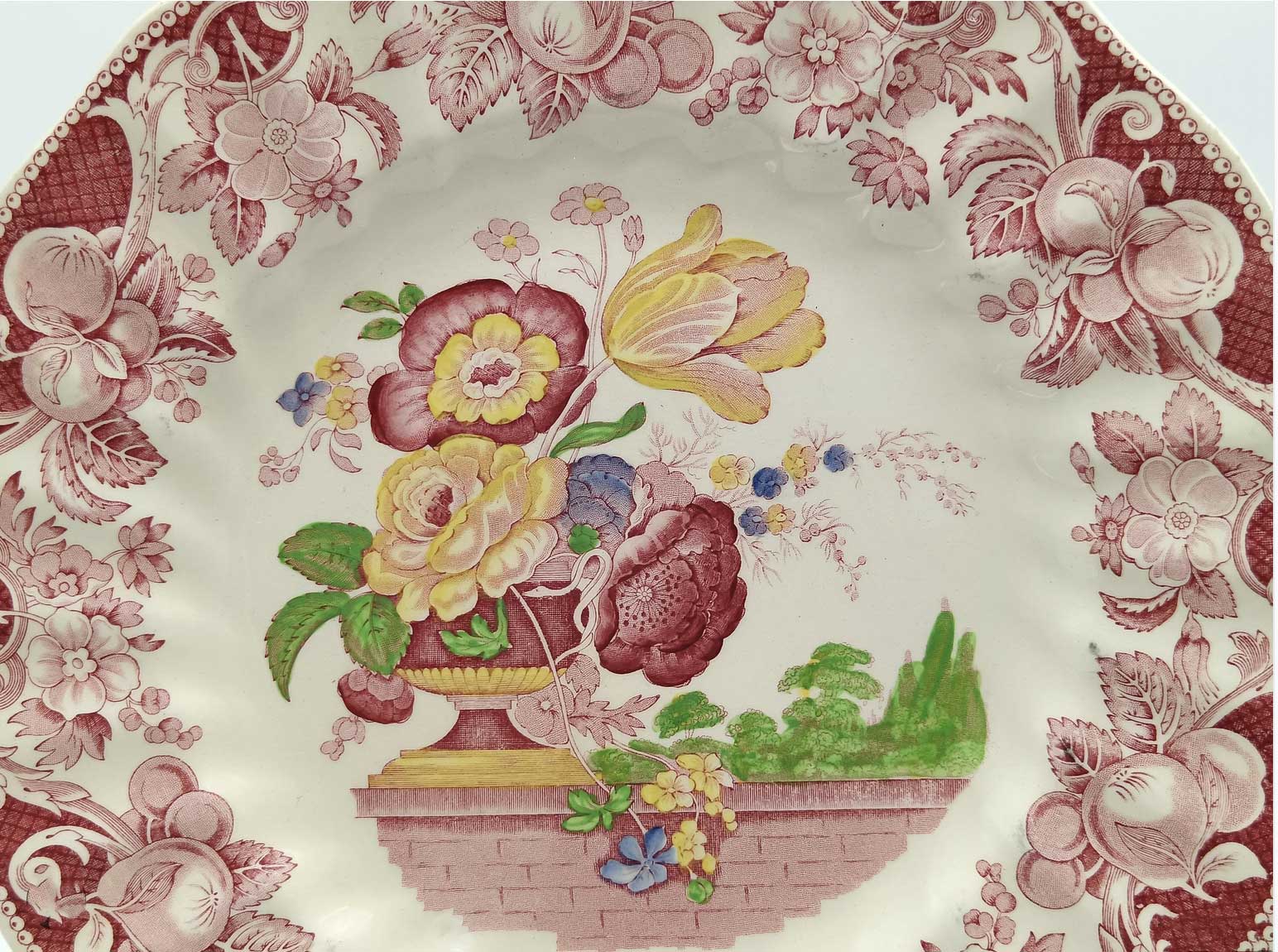 The Name of Luxury Royal Doulton has stood for the finest in bone china, ceramics since 1815